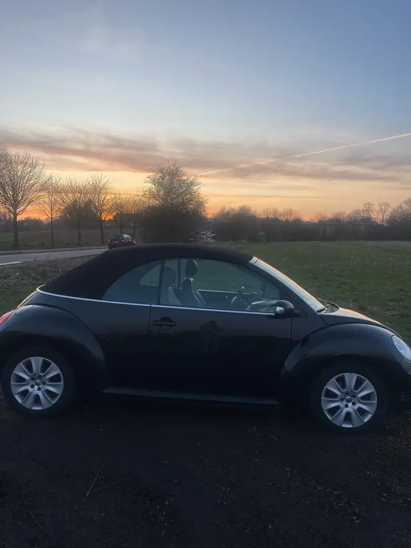 Volkswagen New Beetle Cabriolet 1.9 TDI DPF Fekete - 1