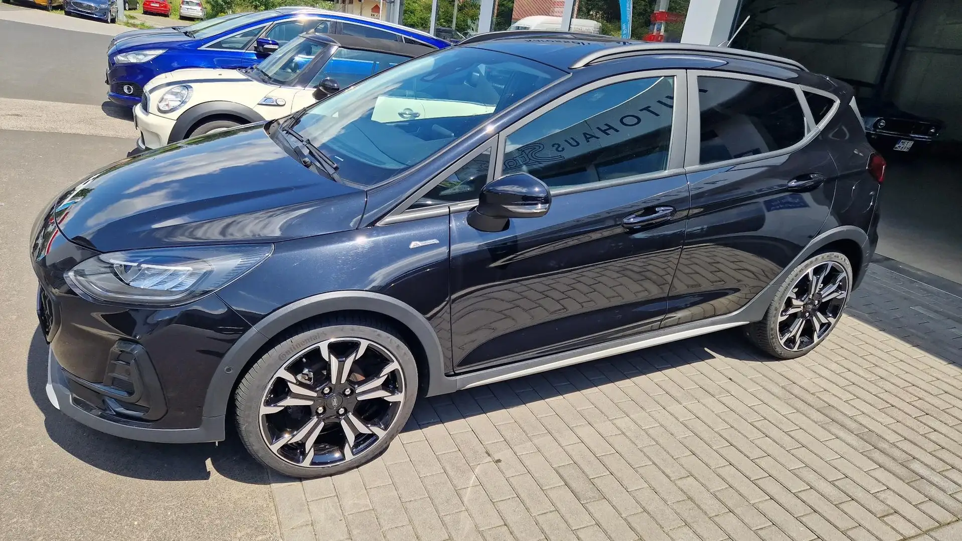 Ford Fiesta Active X Schwarz - 1