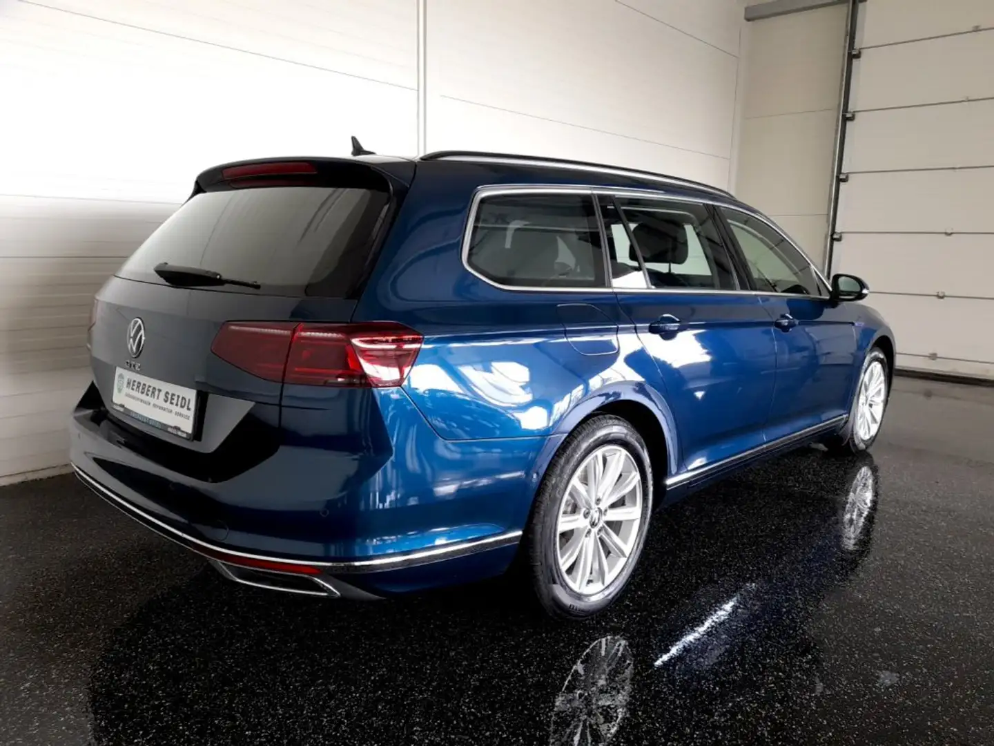 Volkswagen Passat Variant GTE PHEV DSG *MATRIX-LED / VIRTUELL / NAVI / 17 ZOLL / ACC / KAMERA / SPORTMASSAGESITZ* Blau - 2