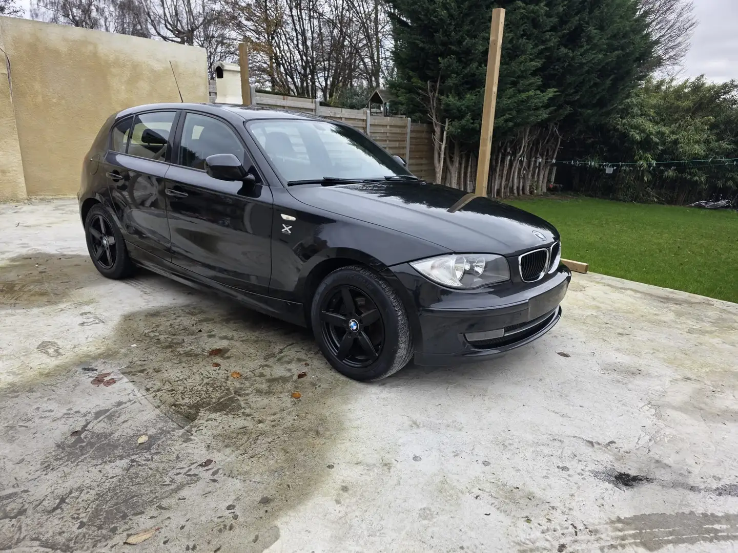 BMW 116 116i Noir - 1
