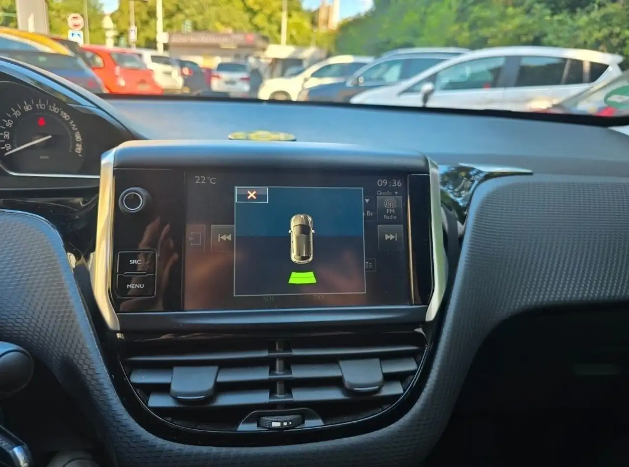 Peugeot 208 208 — photo 19