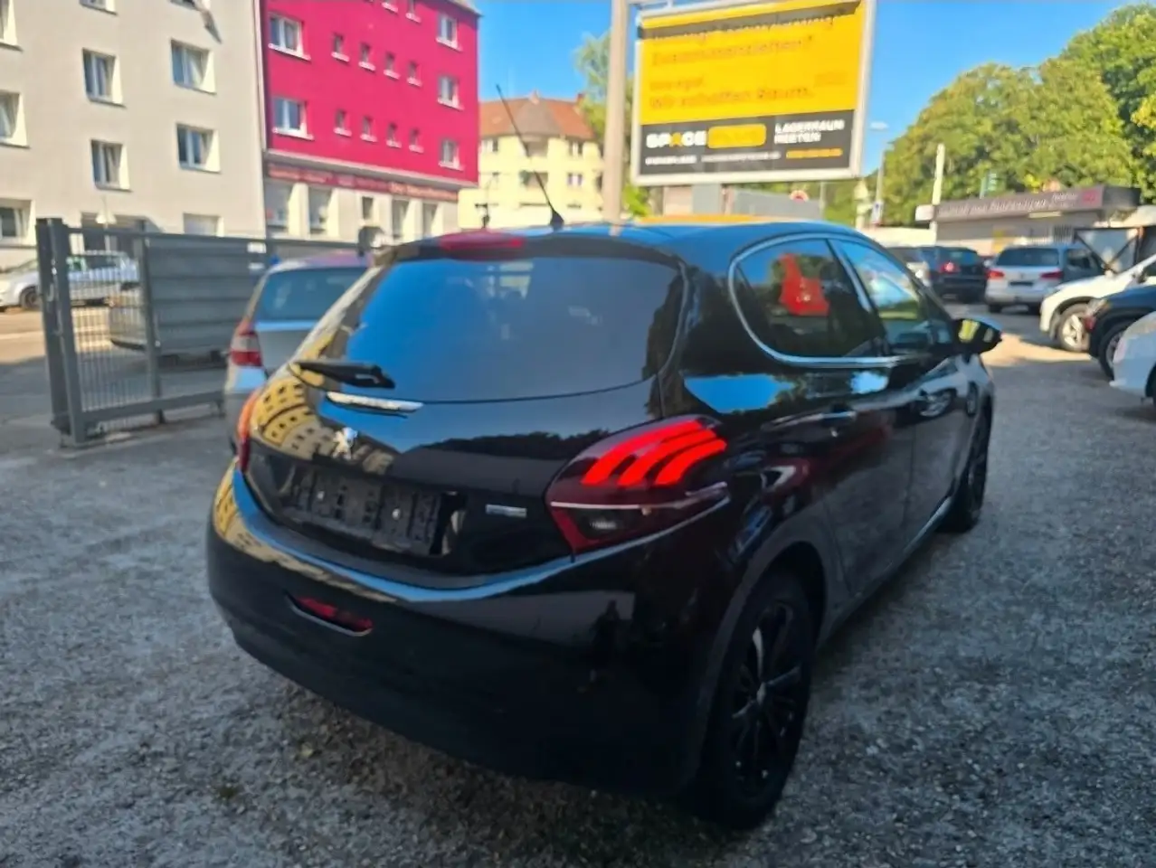 Peugeot 208 208 — photo 10