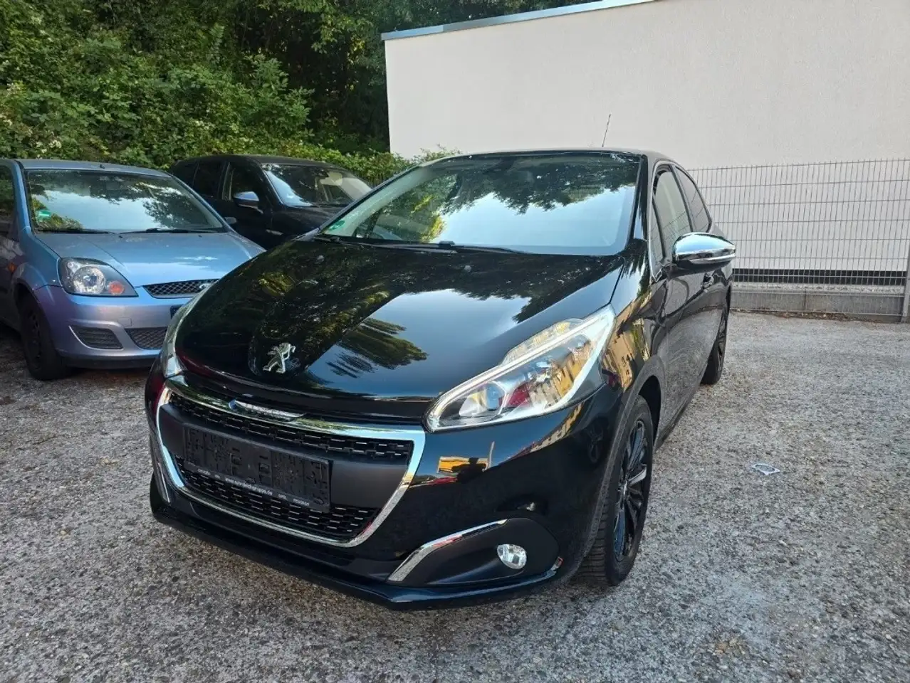 Peugeot 208 208 — photo 2
