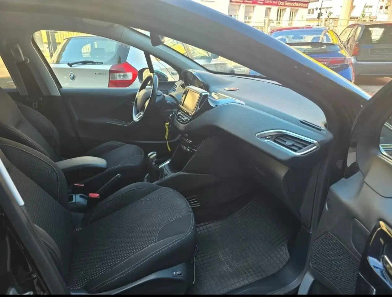 Peugeot 208 208 — photo 14