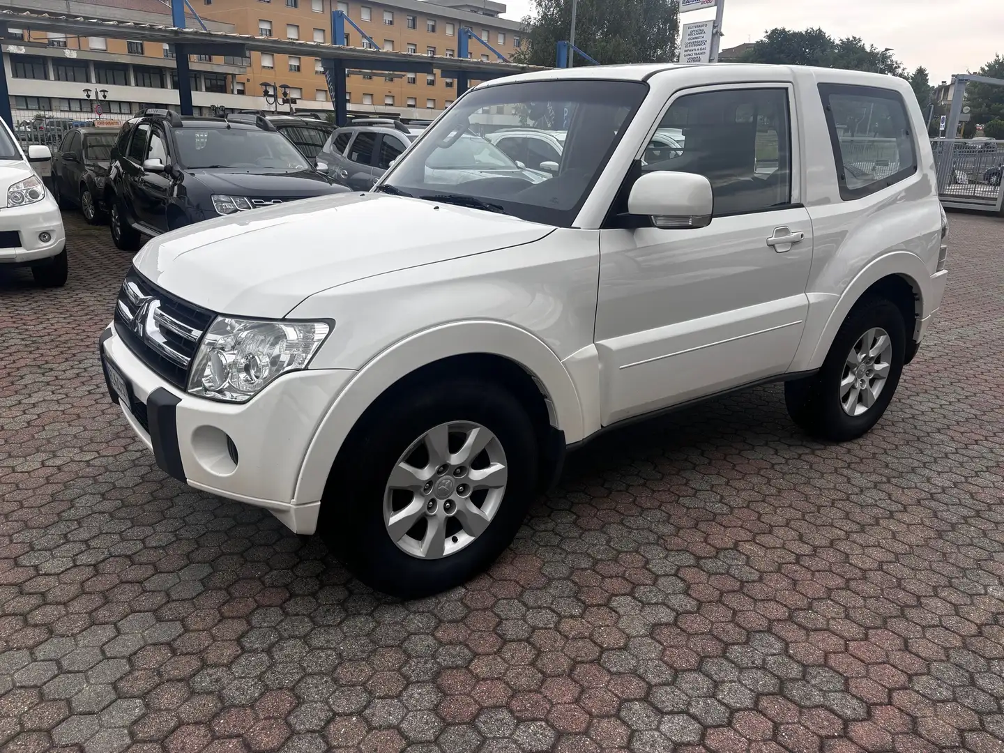 Mitsubishi Pajero 3.2 cr Intense 200cv 3p - 1