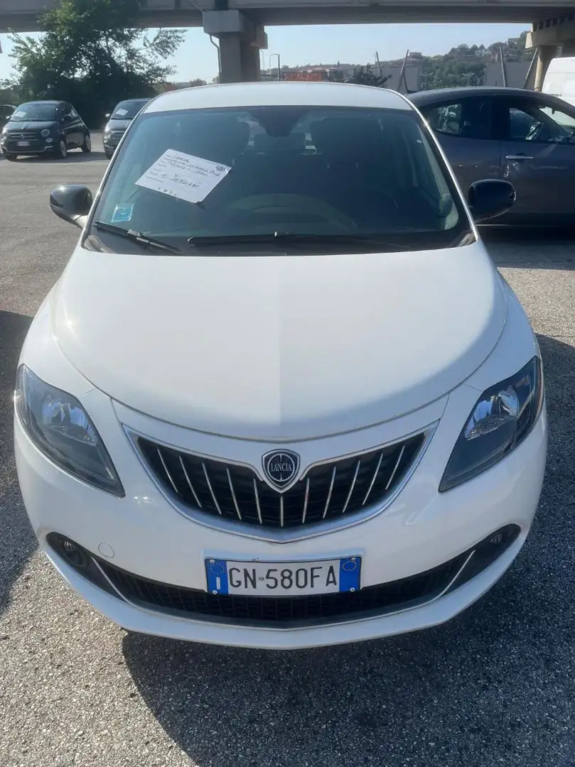 Lancia Ypsilon Ypsilon 1.0 FireFly 5 porte S&S Hybrid Gold Bianco - 2