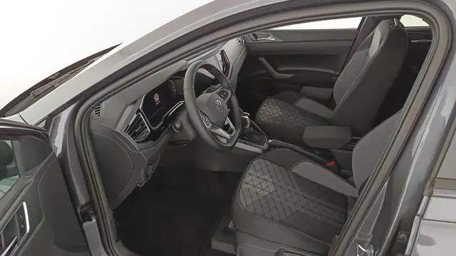 Volkswagen Polo view 9