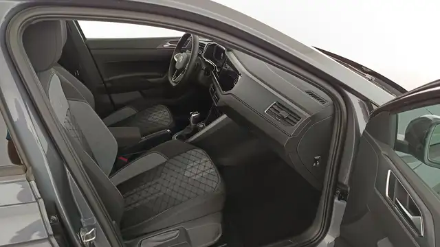 Volkswagen Polo view 10