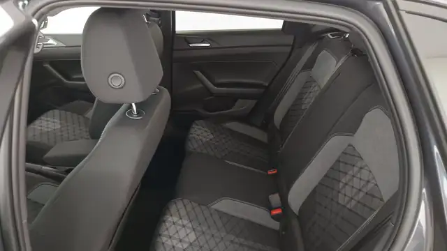 Volkswagen Polo view 11