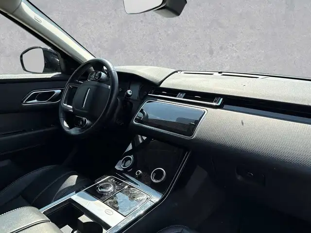 Land Rover Range Rover Velar view 4