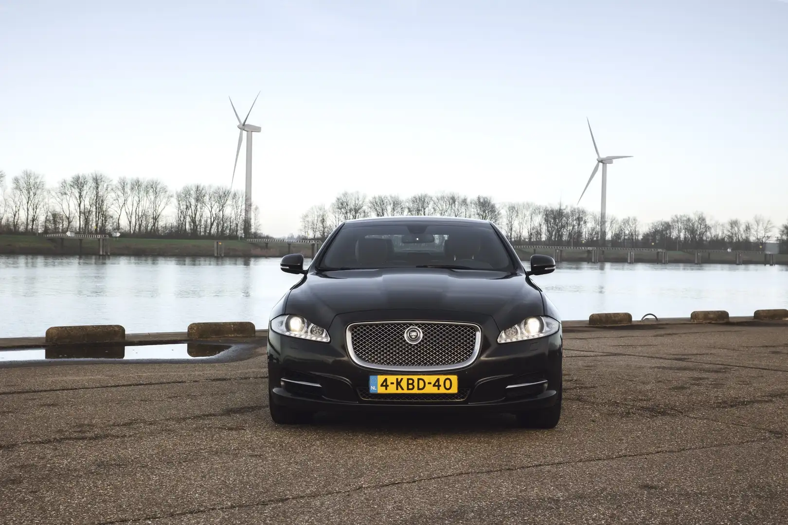 Jaguar XJ 3.0 V6D Supers. LWB Grau - 2