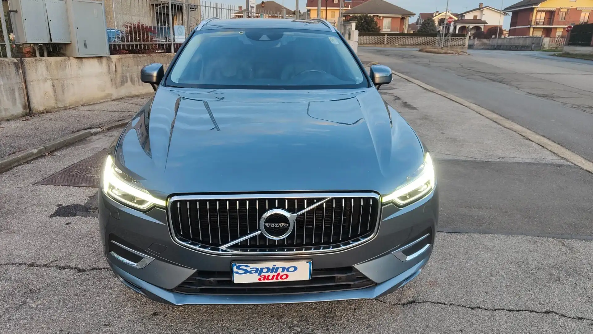 Volvo XC60 XC60 B4 (d) AWD Geartronic Inscription Grigio - 2