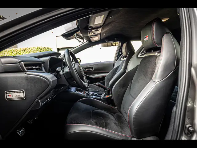Toyota Corolla view 13