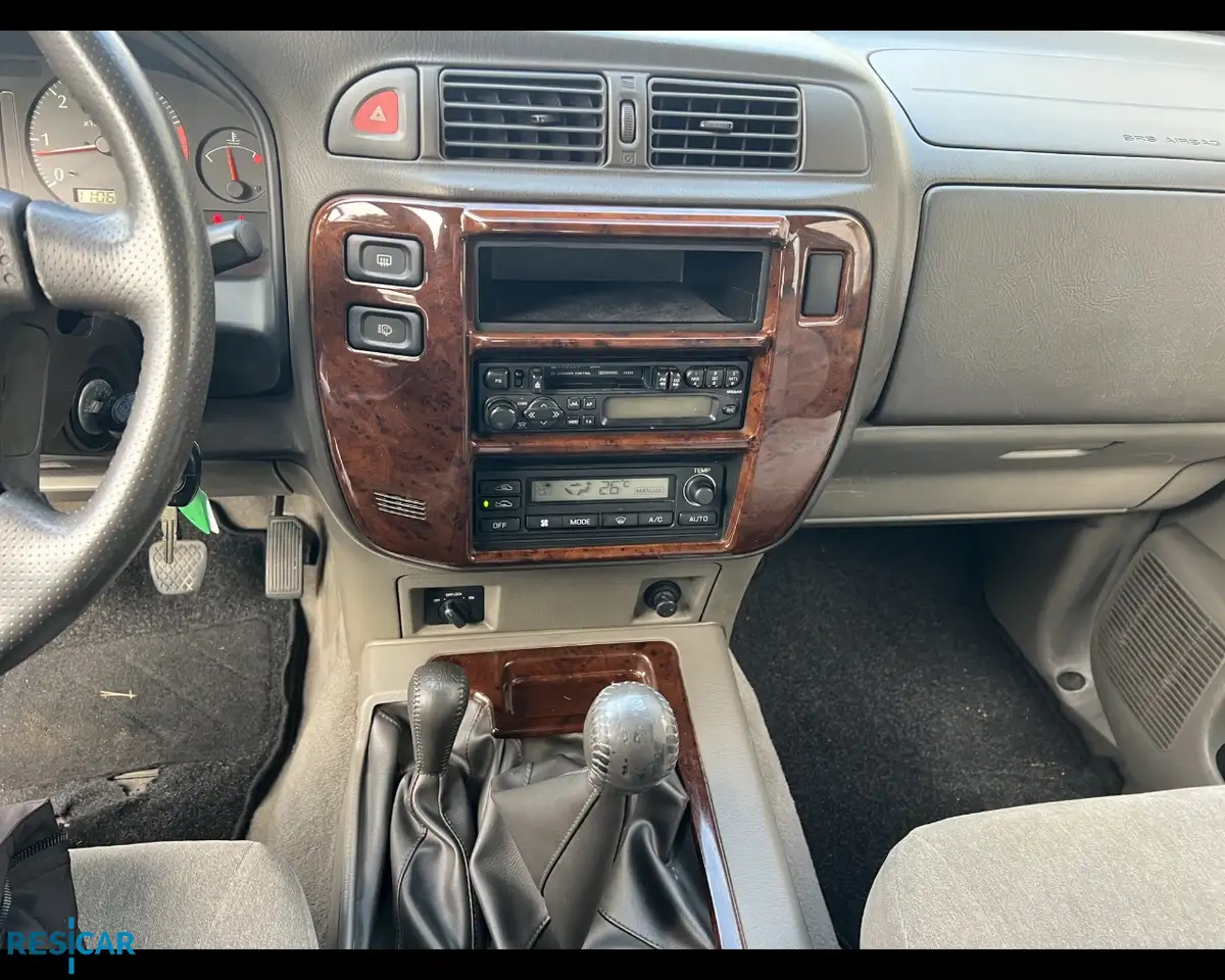 Nissan Patrol GR SW 3.0 td-di Luxury FL 3 porte, foto 9