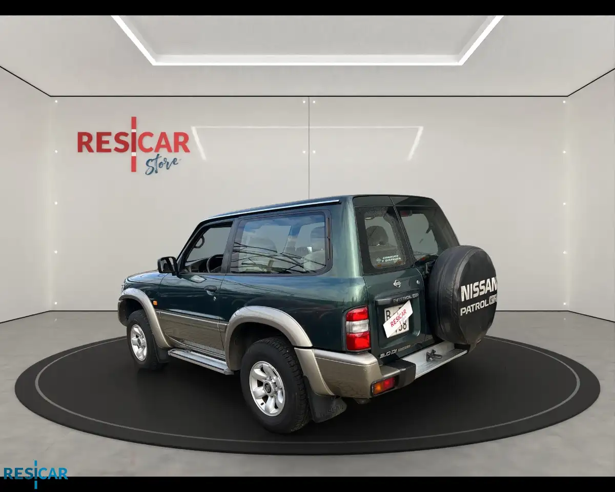 Nissan Patrol GR SW 3.0 td-di Luxury FL 3 porte, foto 4