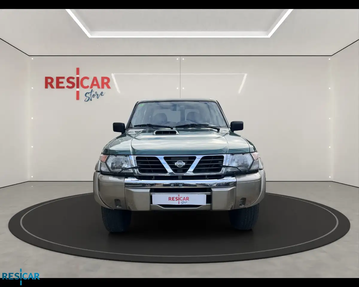 Nissan Patrol GR SW 3.0 td-di Luxury FL 3 porte, foto 2