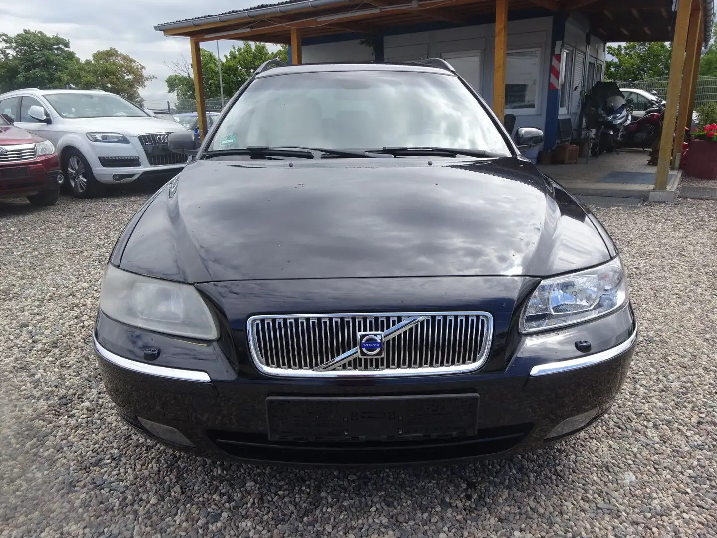 Volvo V70 Kombi D5 AWD Summum Negro - 2