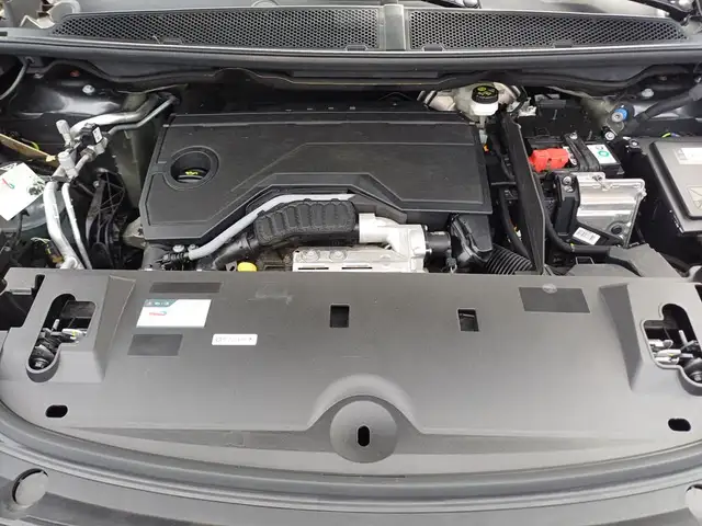 Peugeot 3008 view 5