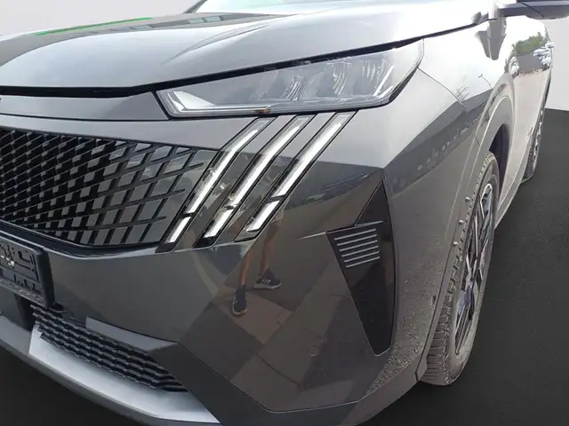 Peugeot 3008 view 9