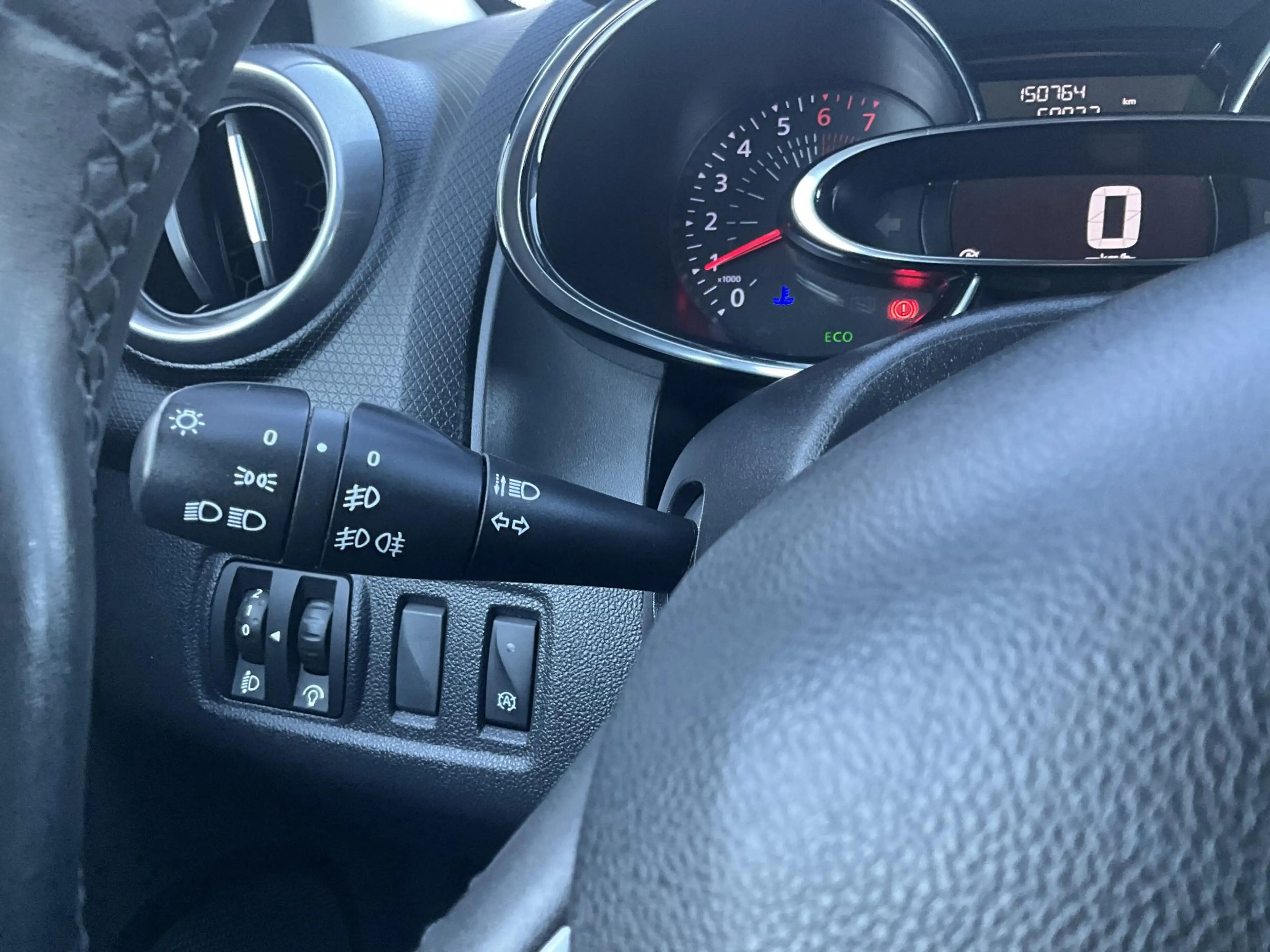 Renault Clio 0.9 TCe Limited — photo 18