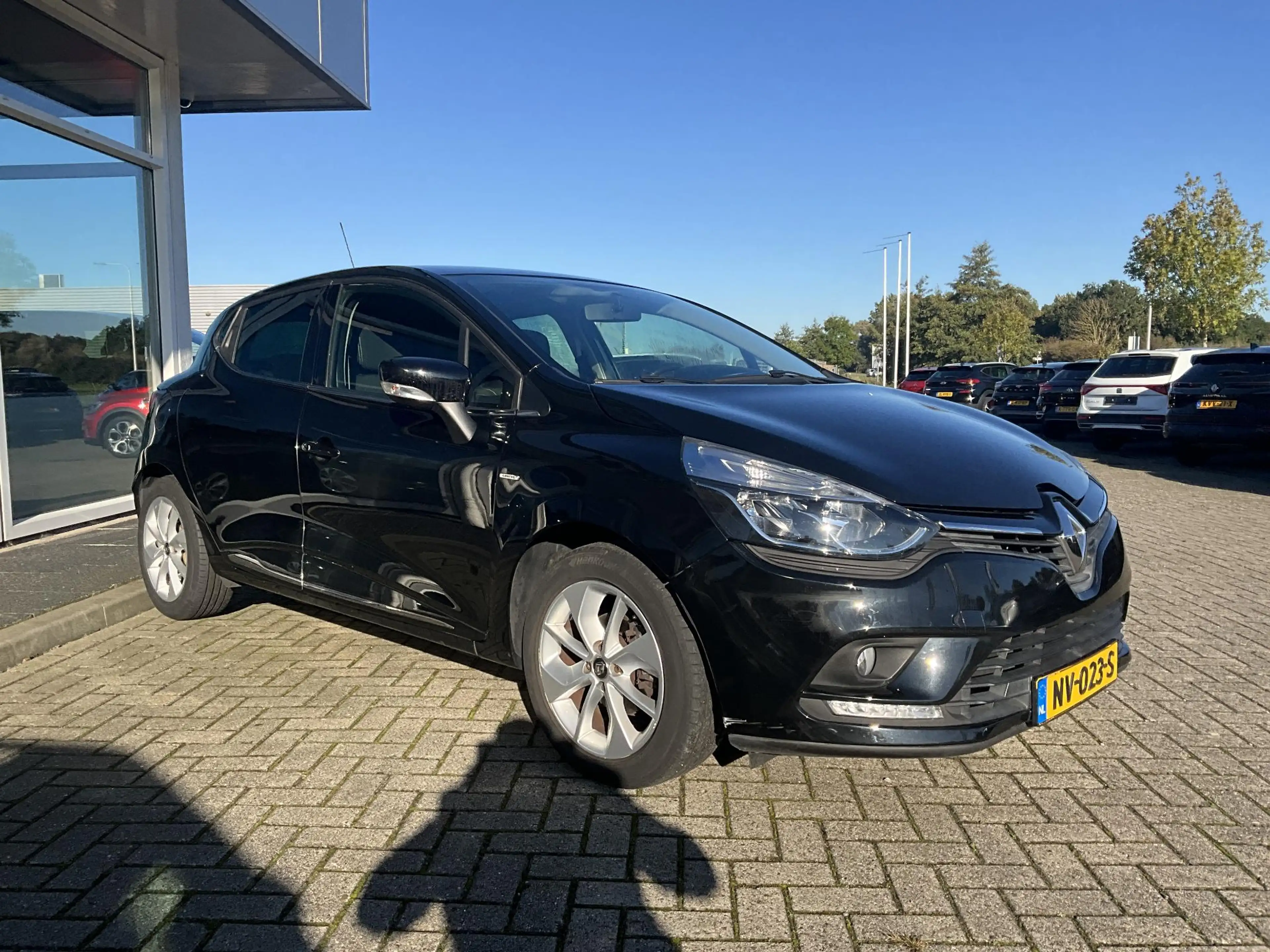 Renault Clio 0.9 TCe Limited — photo 3