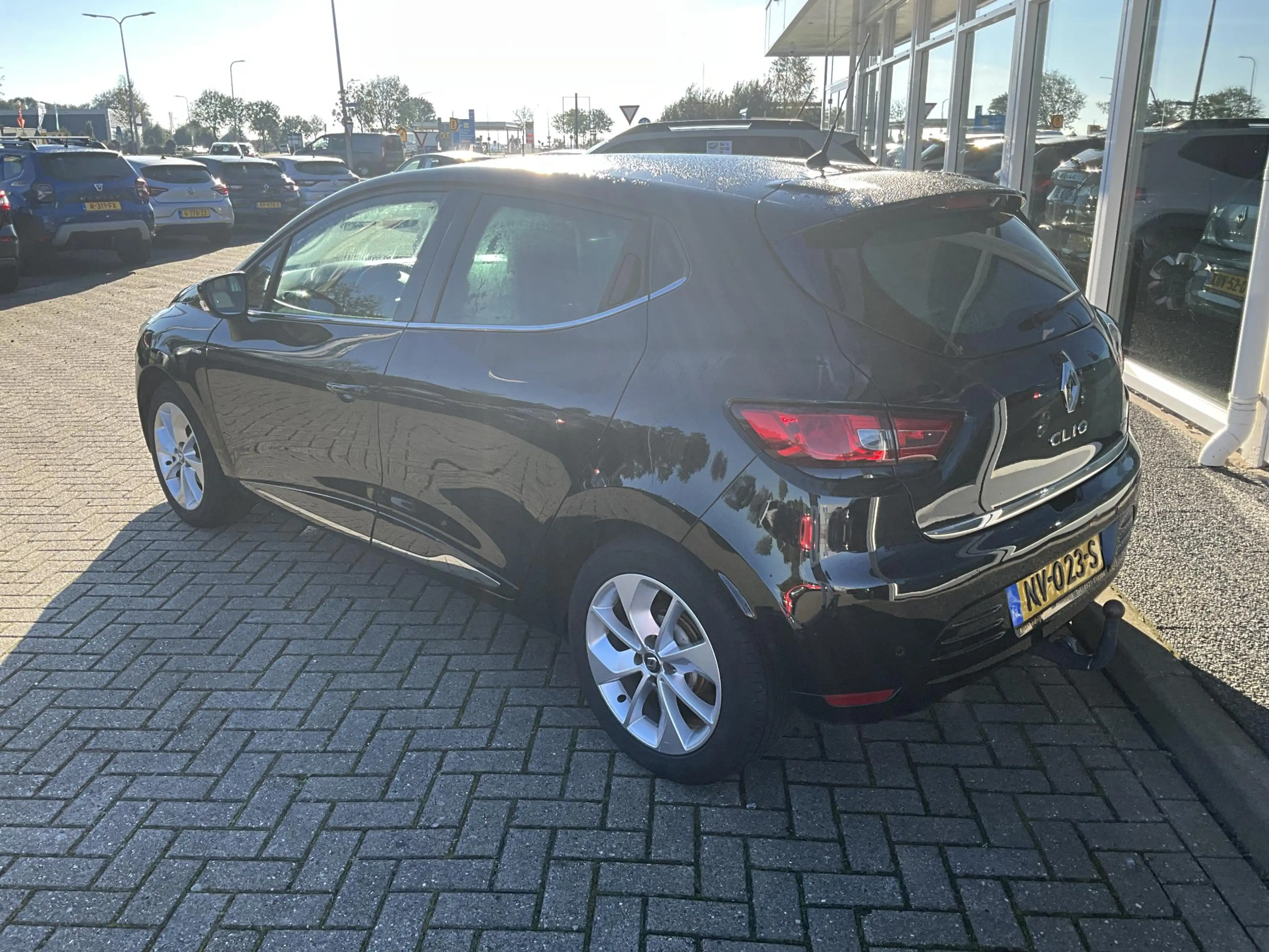 Renault Clio 0.9 TCe Limited — photo 6