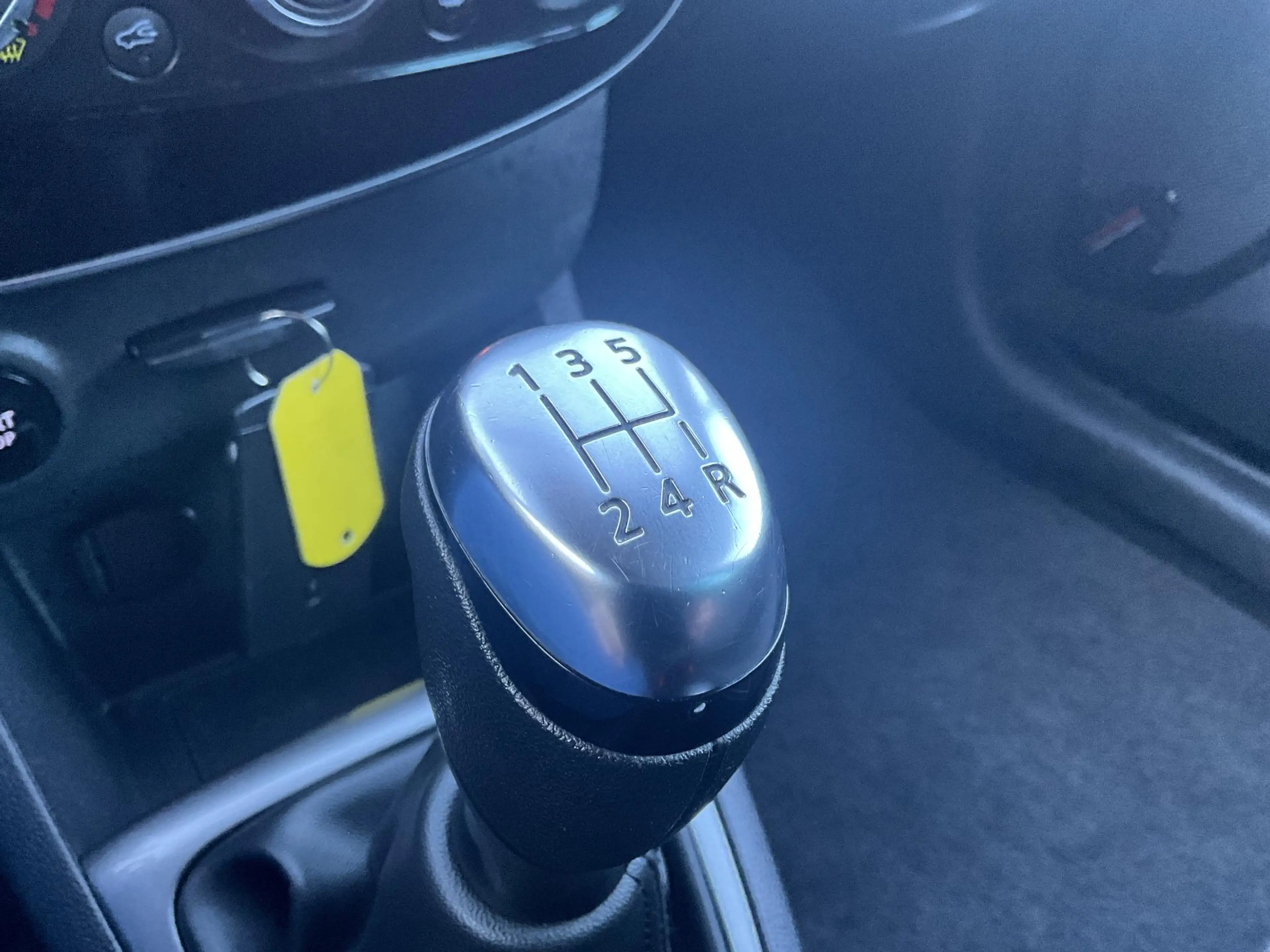 Renault Clio 0.9 TCe Limited — photo 19