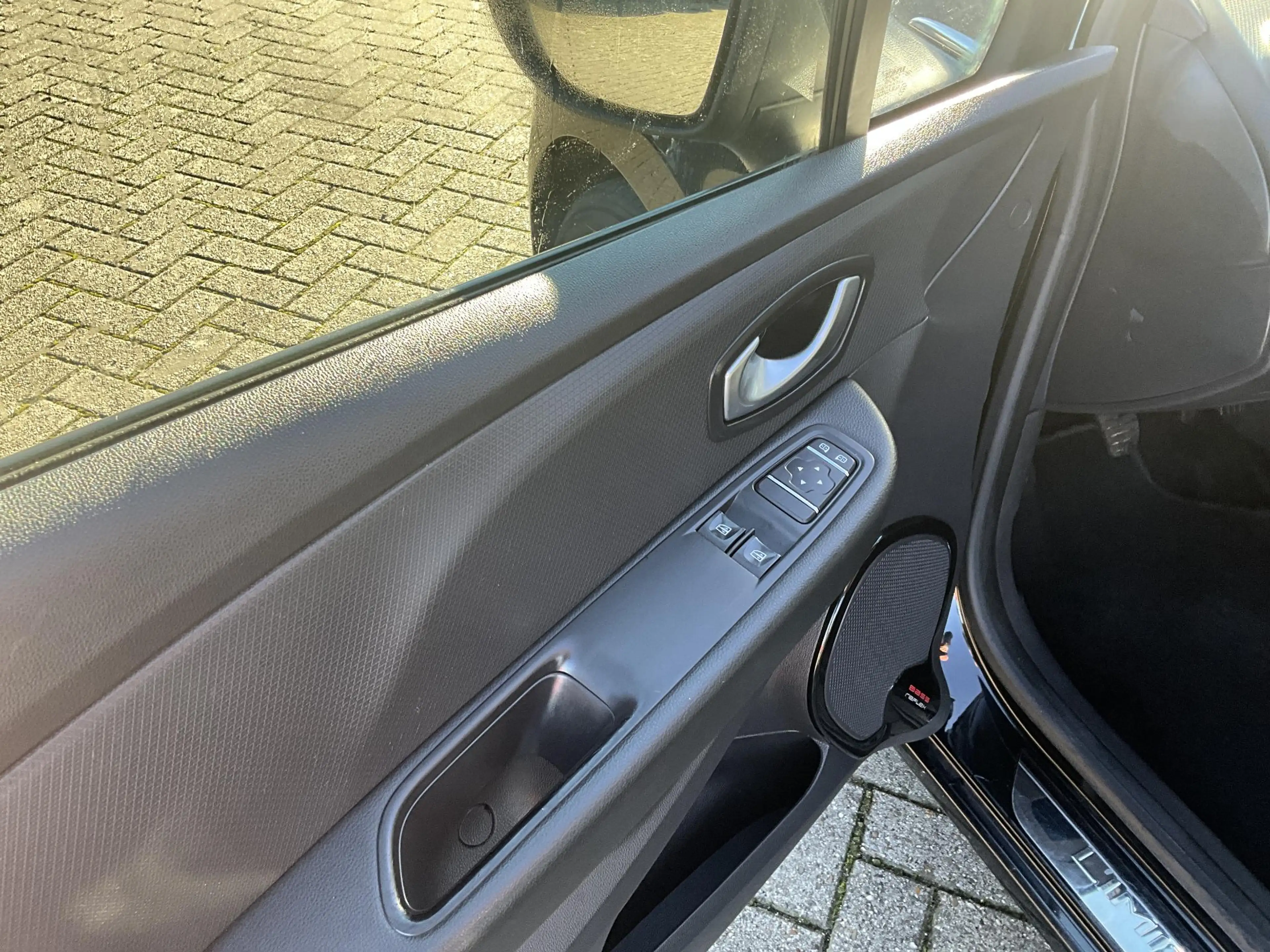 Renault Clio 0.9 TCe Limited — photo 7
