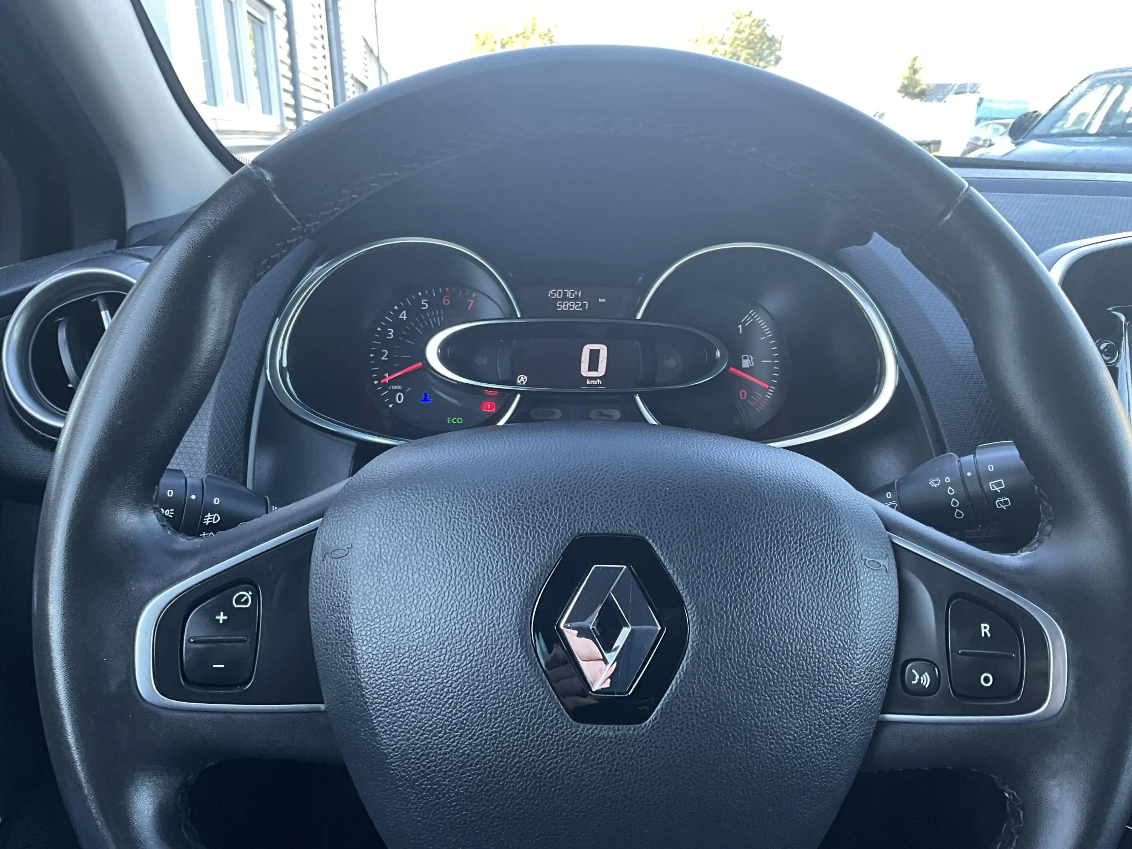 Renault Clio 0.9 TCe Limited — photo 13