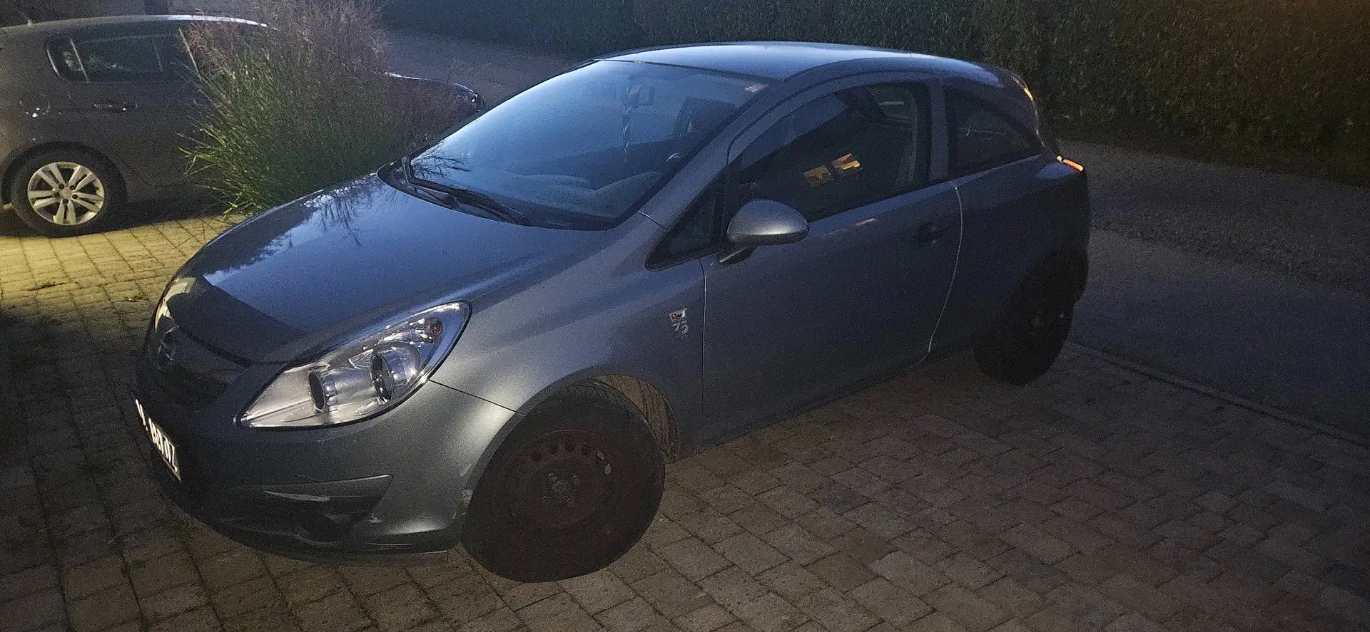 Opel Corsa Corsa 1,2 Grau - 1