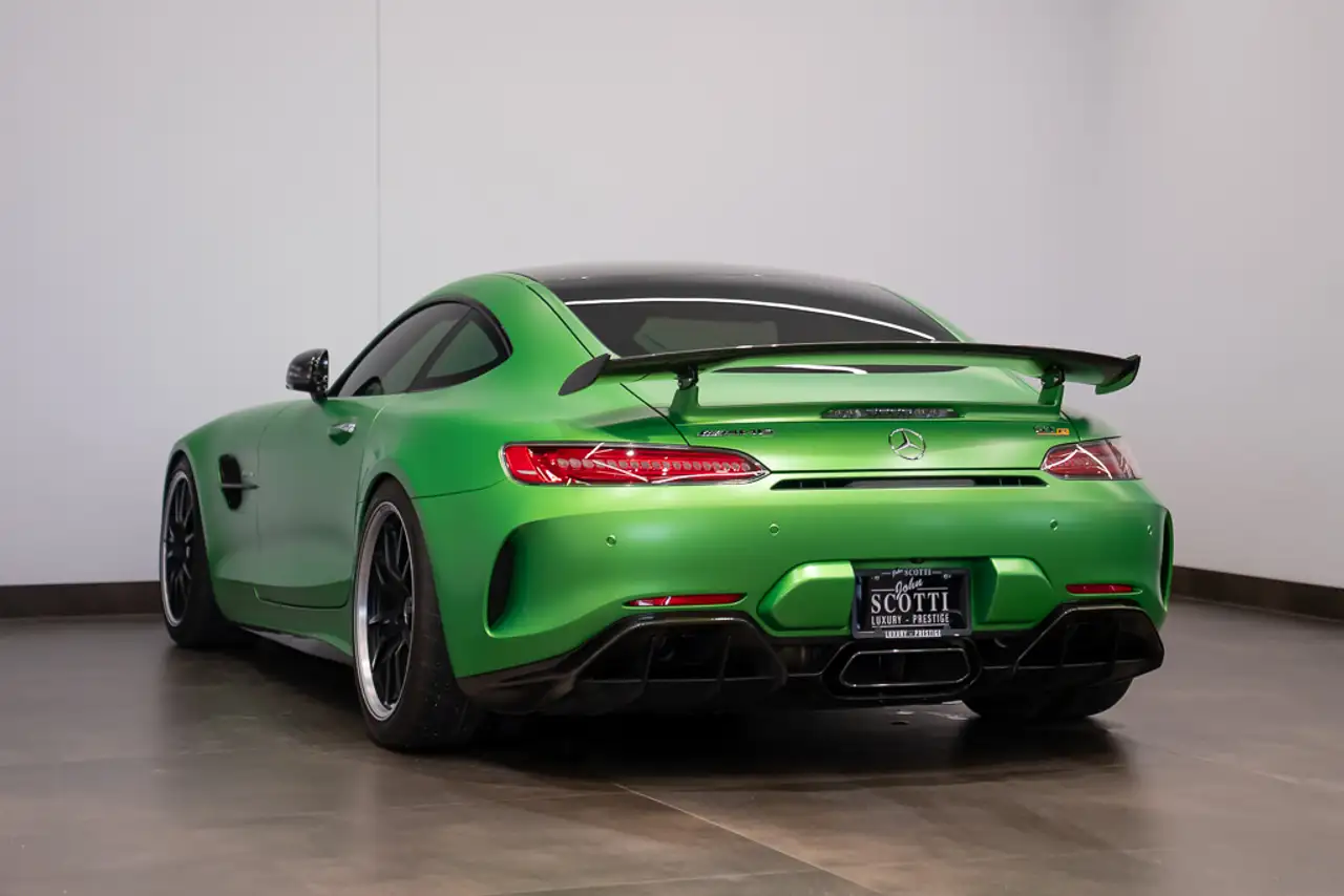 Mercedes-Benz AMG GT снимка Mercedes-Benz AMG GT