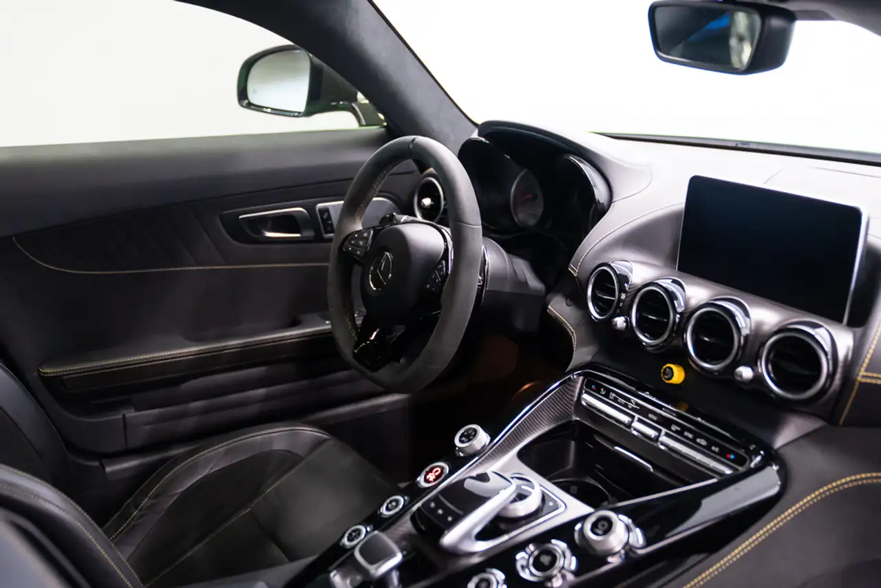 Mercedes-Benz AMG GT снимка Mercedes-Benz AMG GT
