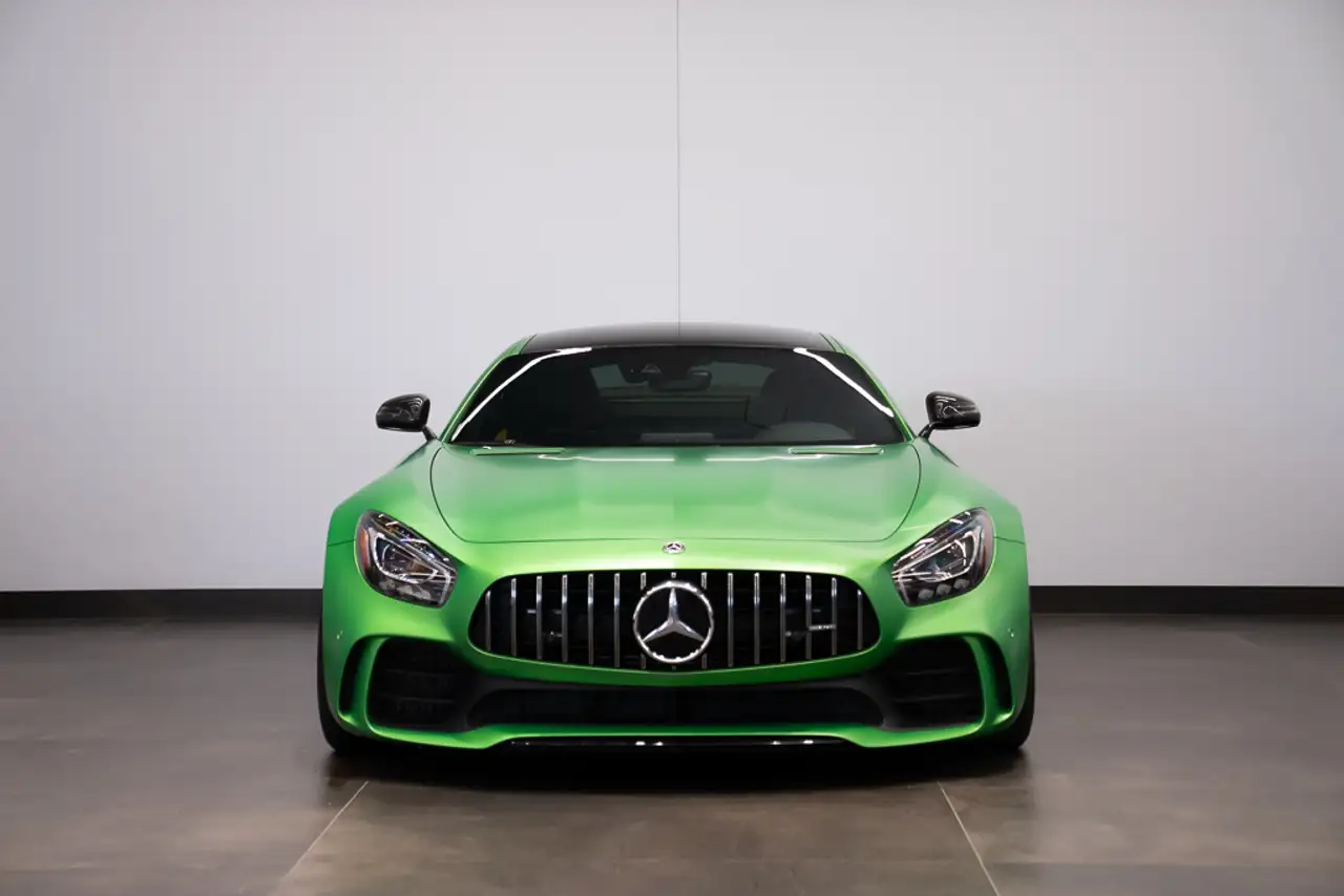 Mercedes-Benz AMG GT снимка Mercedes-Benz AMG GT