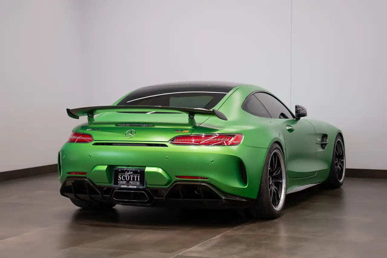 Mercedes-Benz AMG GT снимка Mercedes-Benz AMG GT