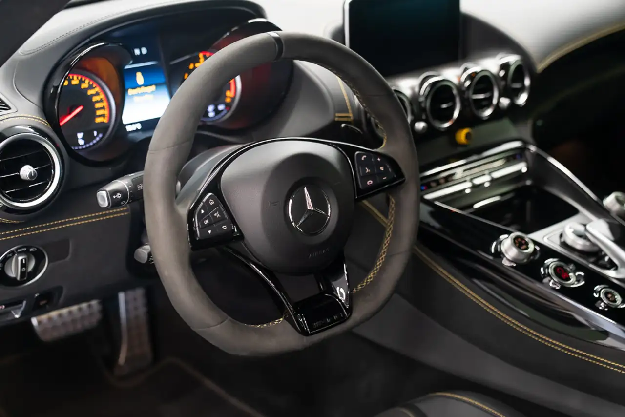 Mercedes-Benz AMG GT снимка Mercedes-Benz AMG GT