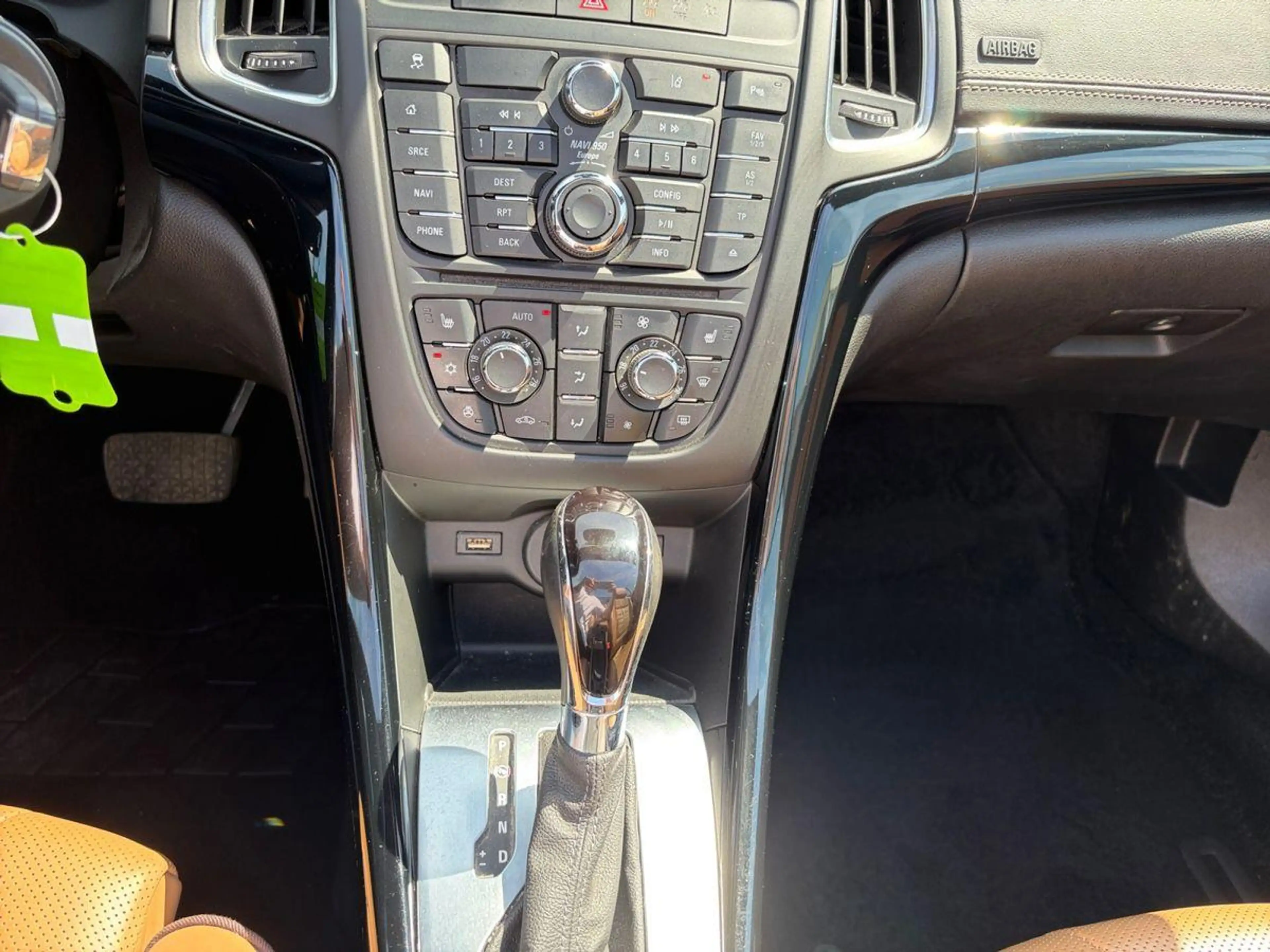 Opel Cascada 1.6 16V SIDI Turbo — photo 9
