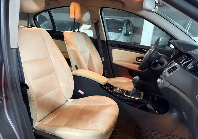 Renault Laguna view 7