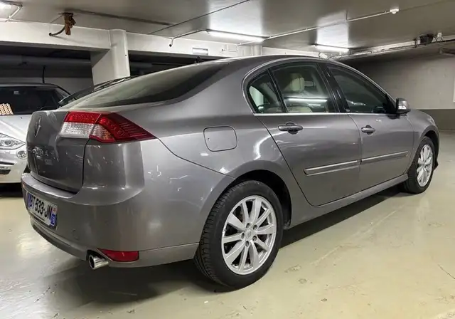 Renault Laguna view 5