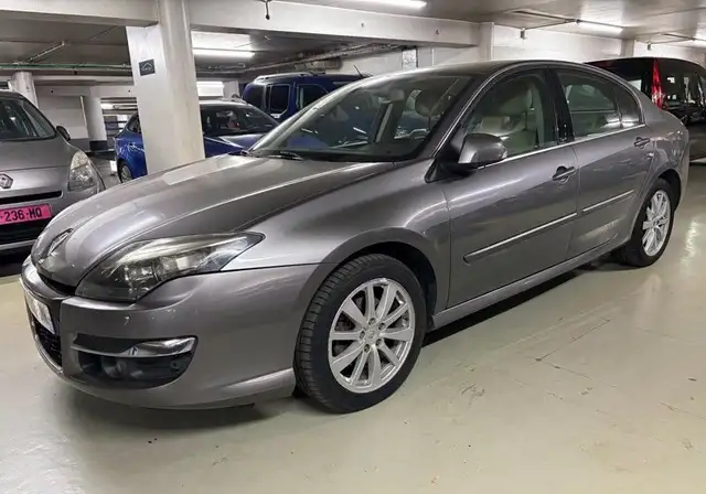 Renault Laguna view 2