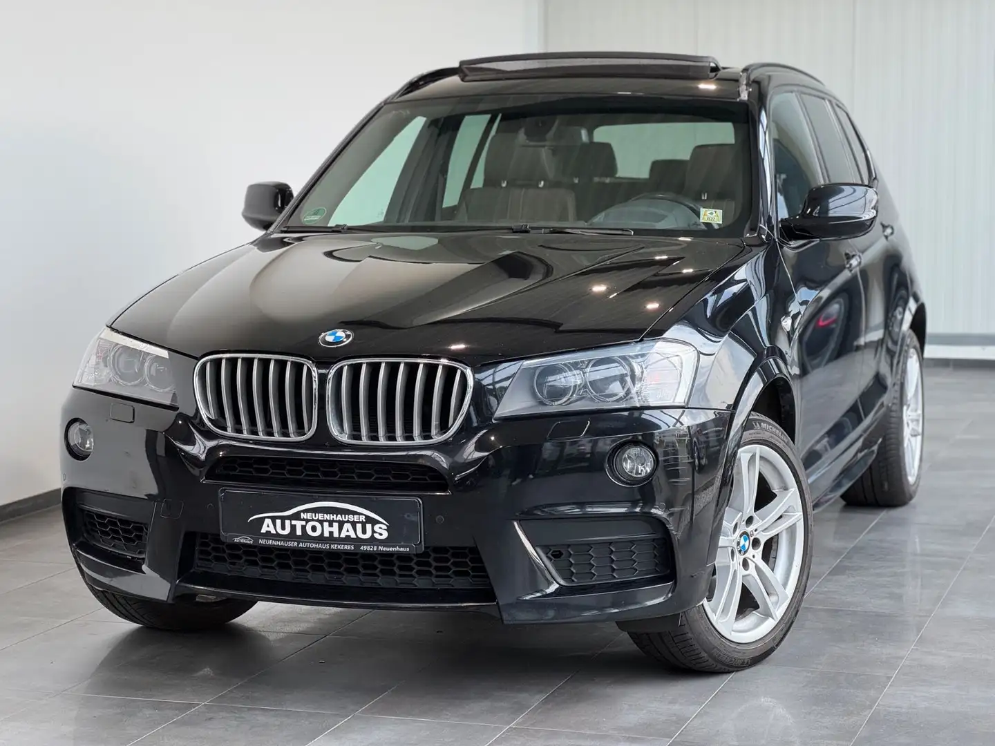 BMW X3 xDrive 35 i M-SportPaket Pano Head UP Navi Zwart - 1