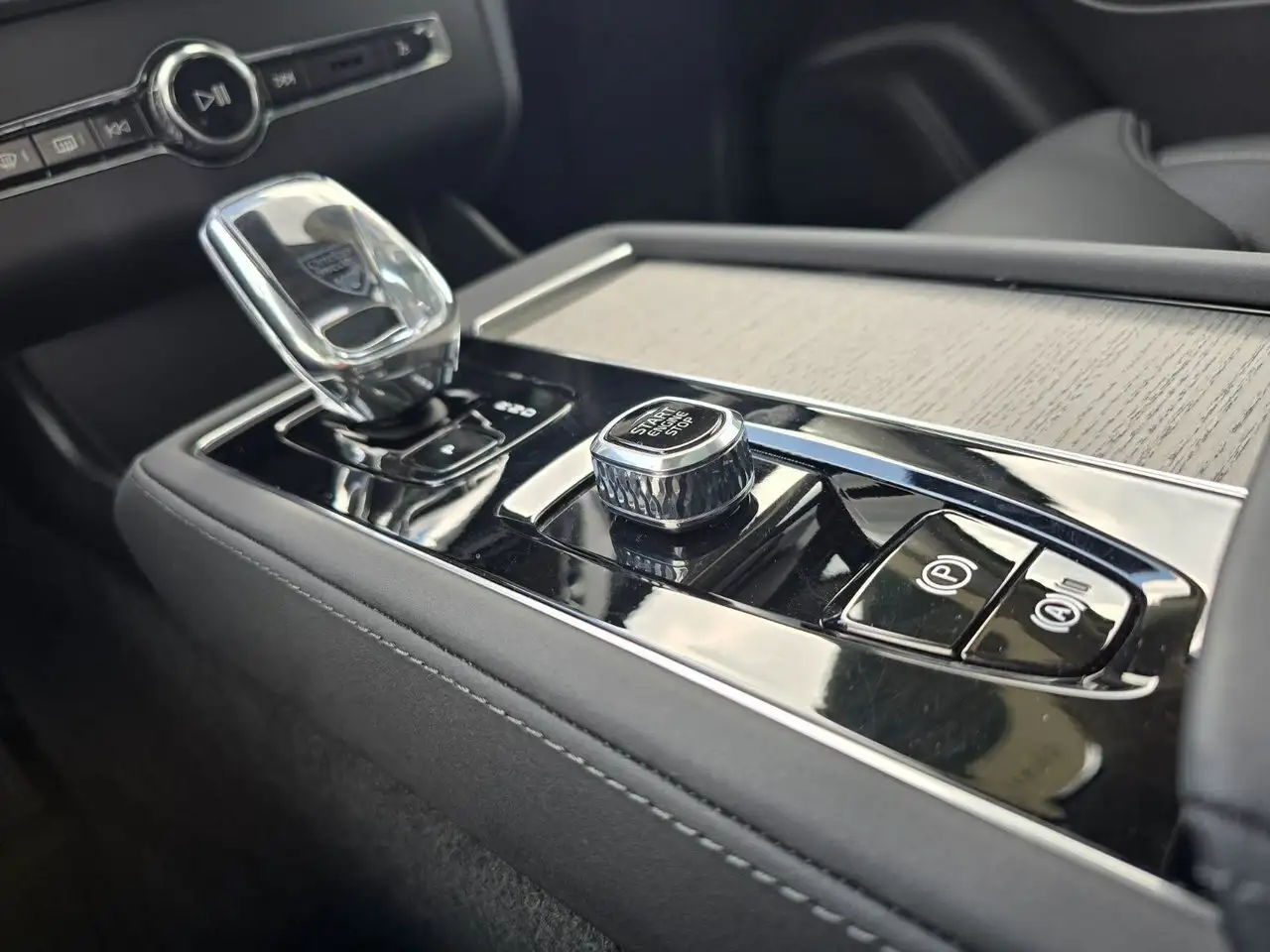 Volvo XC90 photo Volvo XC90