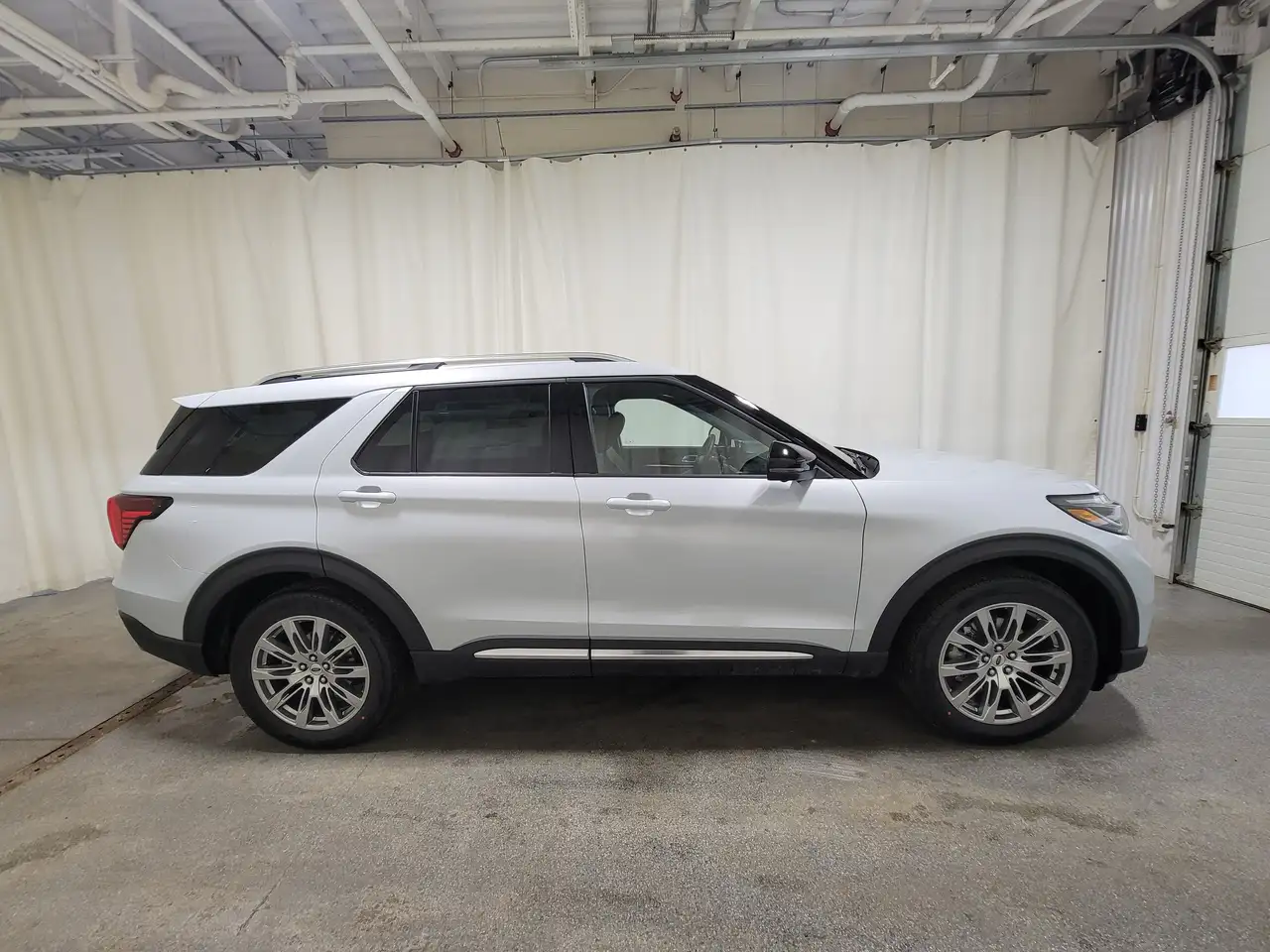 Ford Explorer снимка Ford Explorer