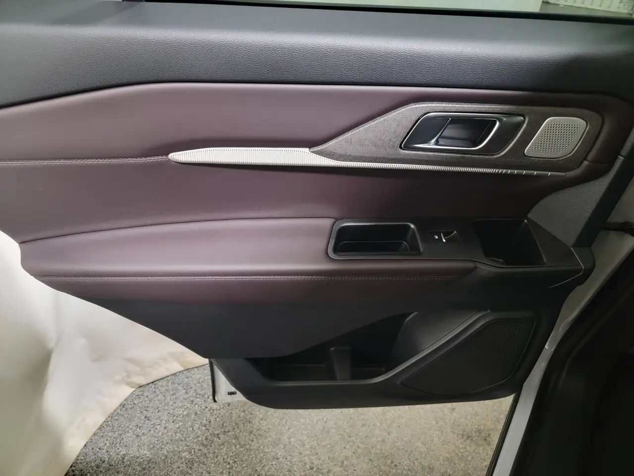 Ford Explorer снимка Ford Explorer
