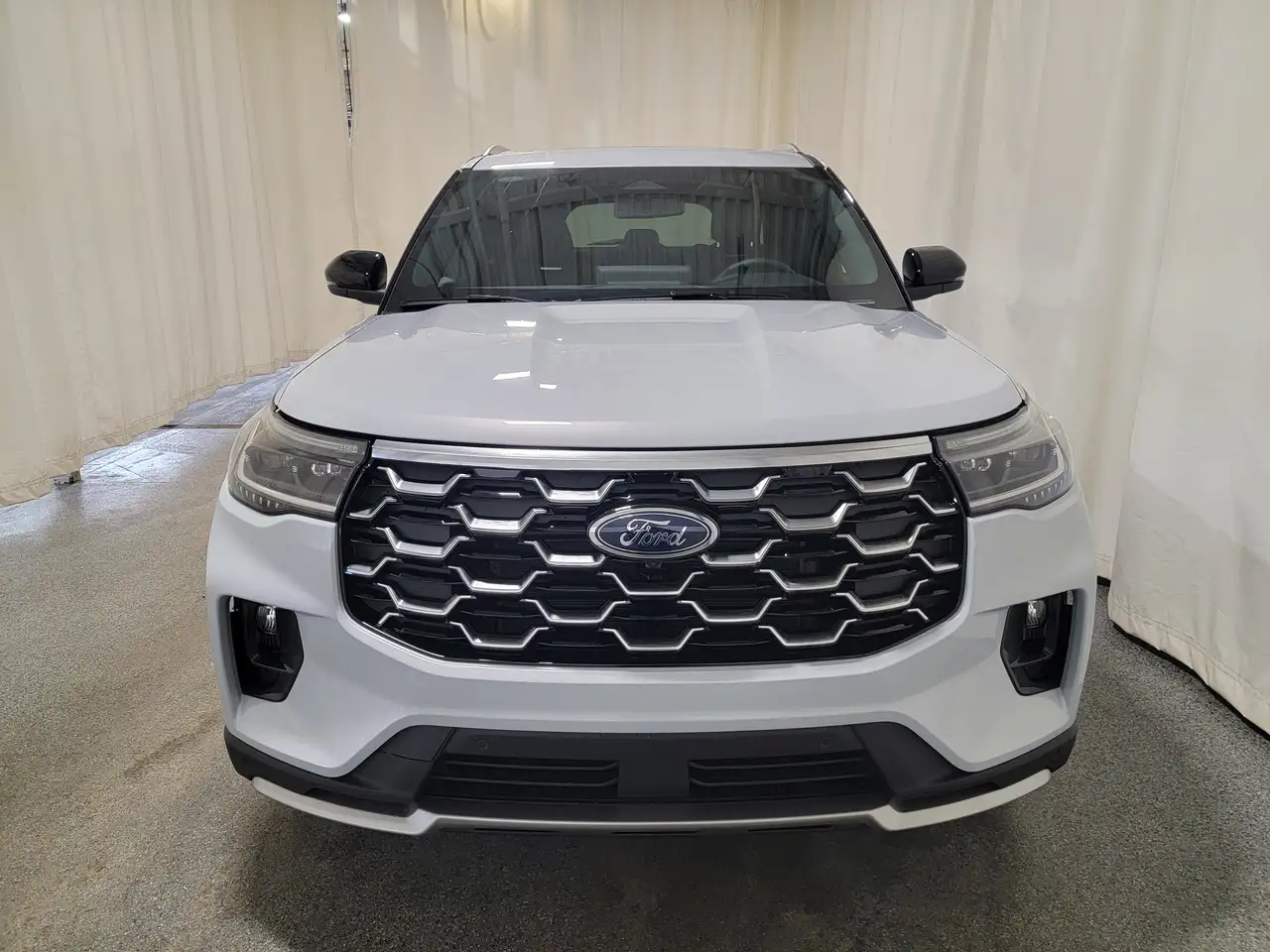 Ford Explorer снимка Ford Explorer