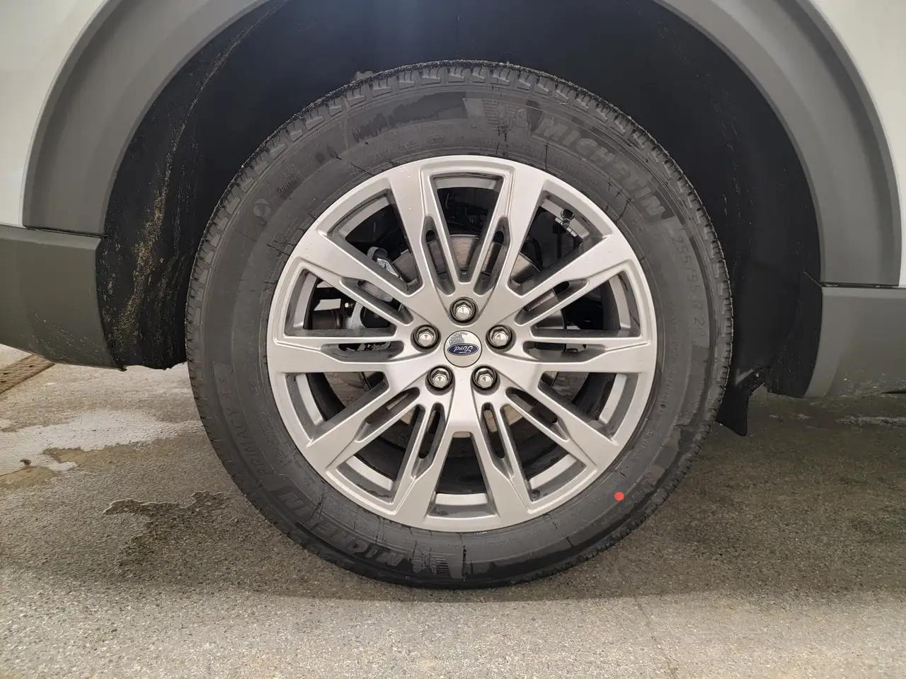 Ford Explorer снимка Ford Explorer