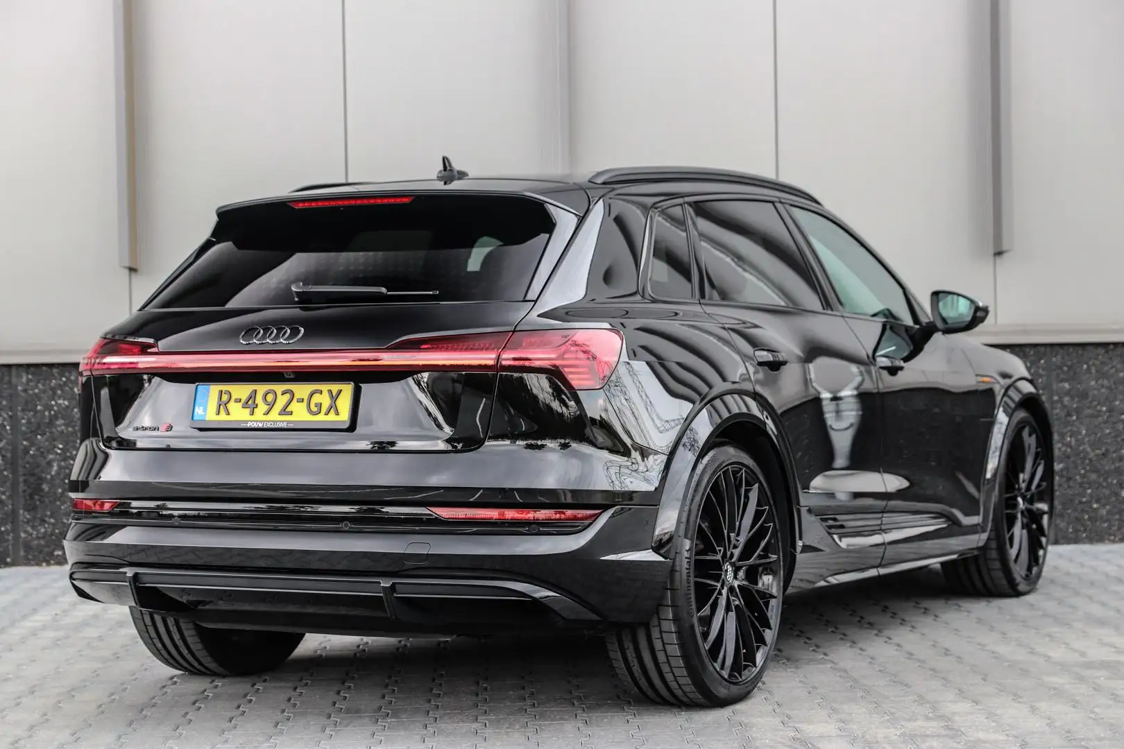 Audi e-tron S 503pk quattro 95 kWh | Panoramadak | 23" LMV Noir - 2