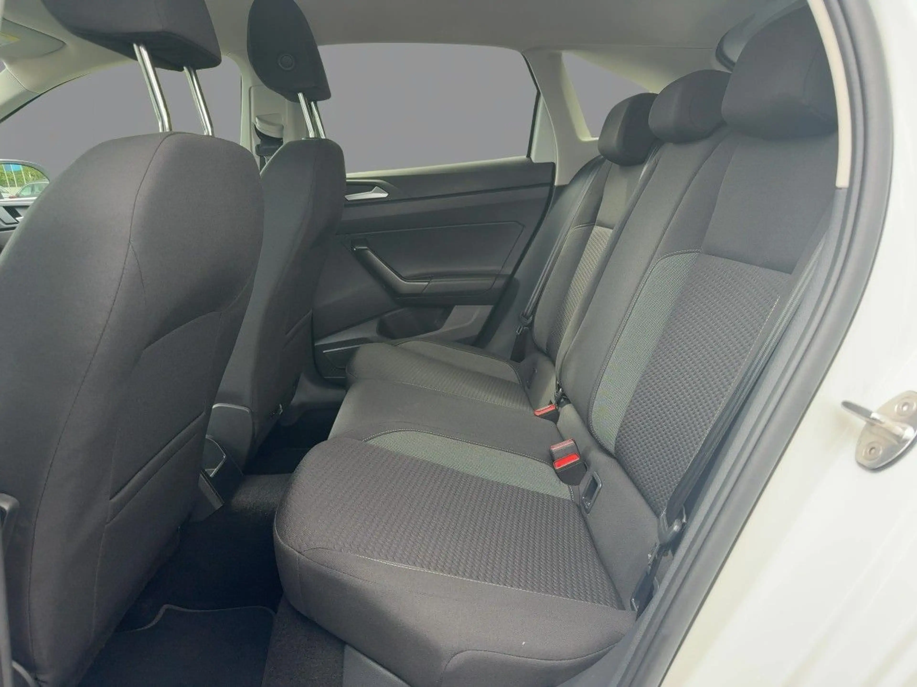 Volkswagen Taigo 1.0 TSI Ganzjahresreifen Einparkhilfe — photo 10