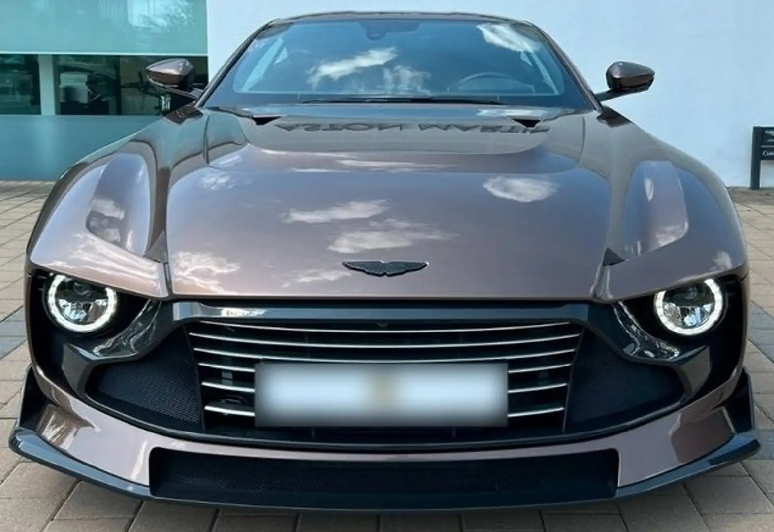 Aston Martin Valour 5.2 V12 Brown - 2