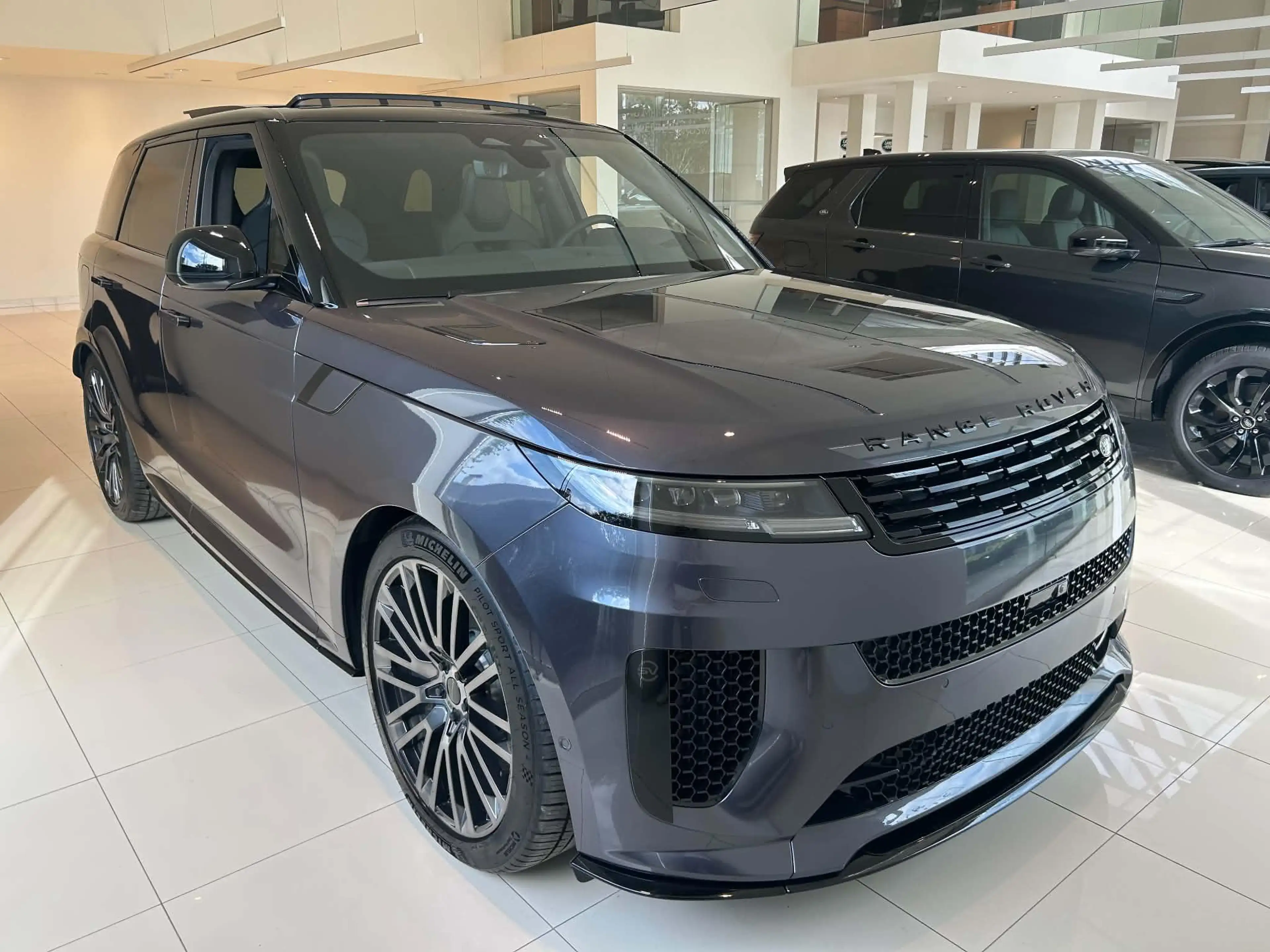 Land Rover Range Rover Sport P635 SV — photo 4