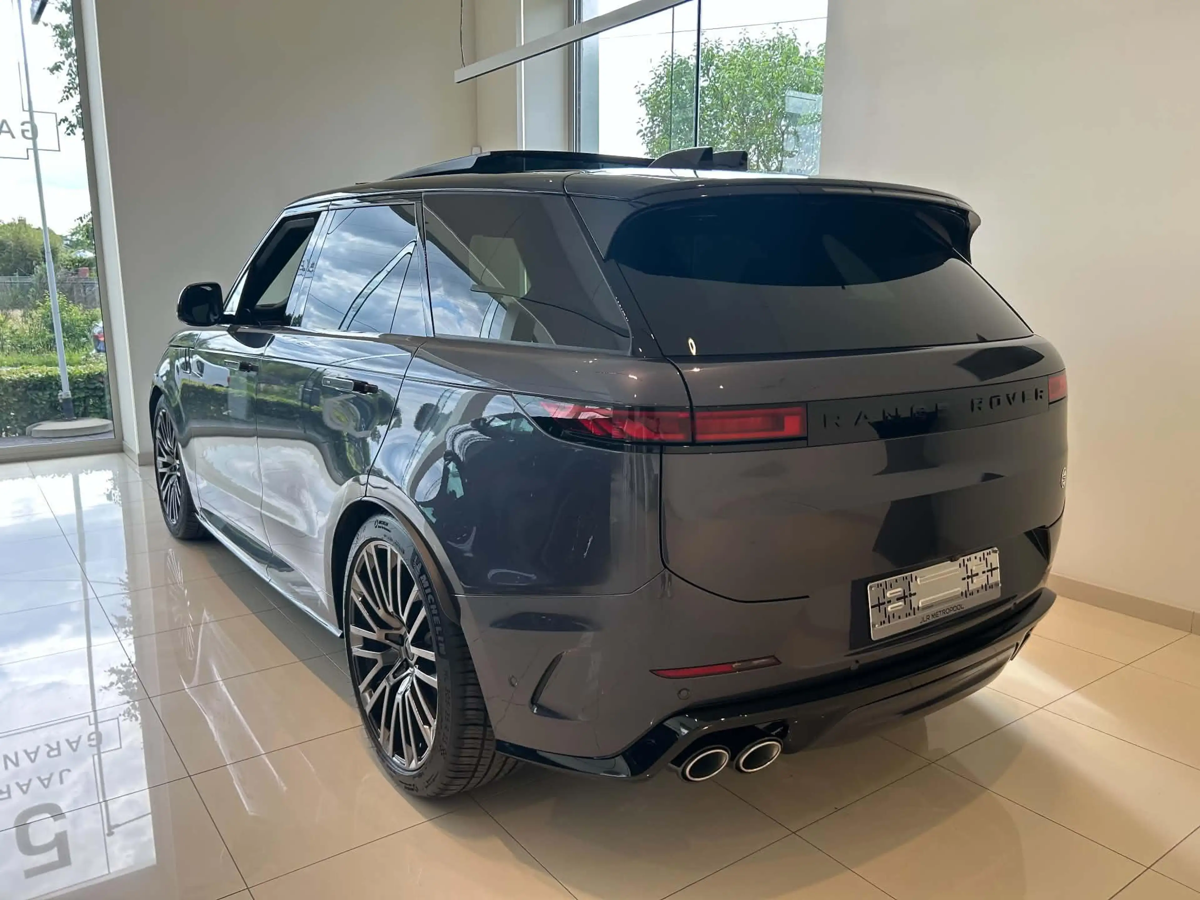 Land Rover Range Rover Sport P635 SV — photo 2